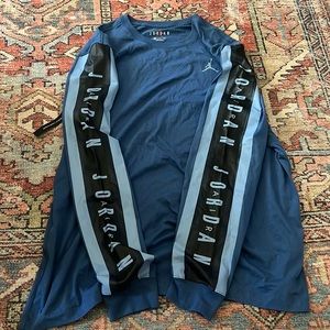 jordan long sleeve never worn with tags on
